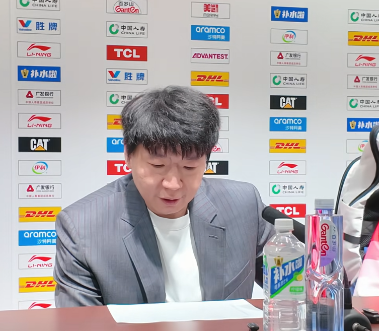 世界杯手机观看平台-胜福建发布会！邱彪亲承2主力带伤，谈外援选择，陶汉林表明态度